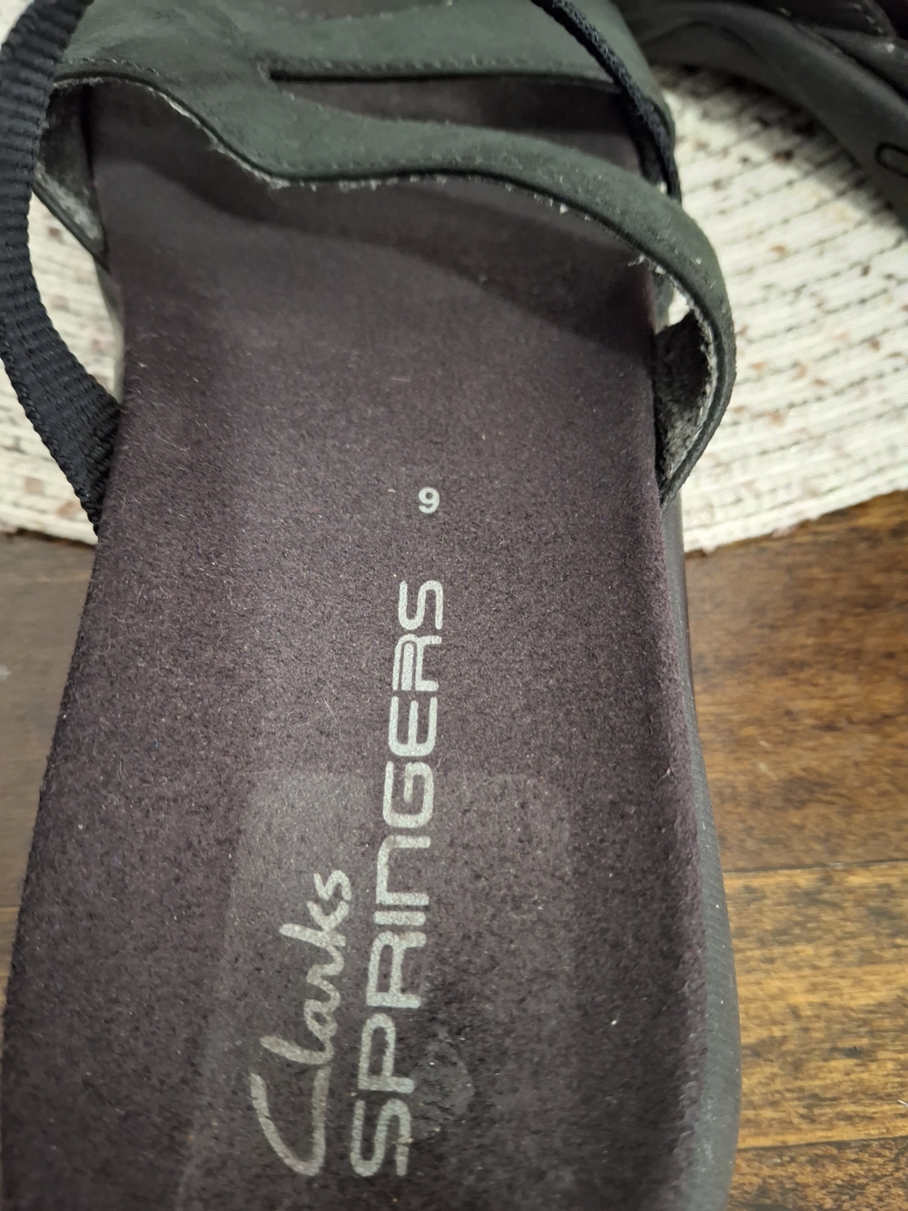 Clarks Springers Women’s Black Slide Sandals Size 6. - Picture 7 of 9
